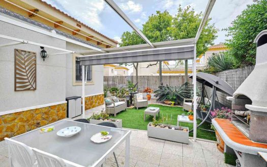 Villa – Pinar de Campoverde – Ref:40774