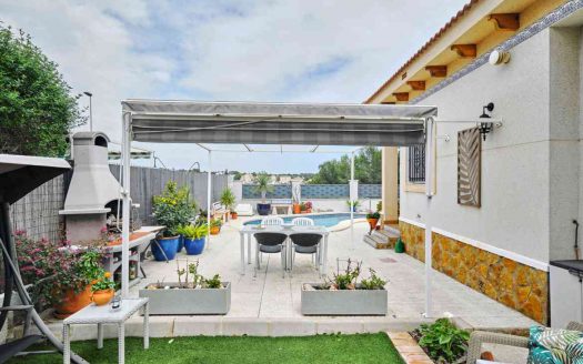 Villa – Pinar de Campoverde – Ref:40774