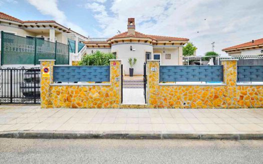 Villa – Pinar de Campoverde – Ref:40774