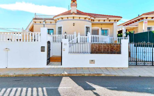 Villa – Pinar de Campoverde – Ref:40675