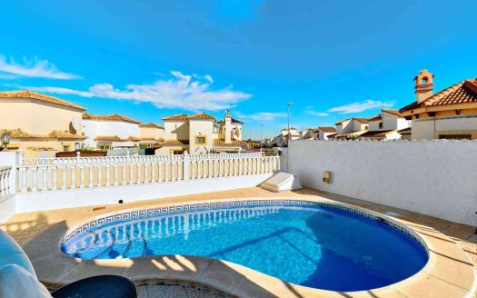 Villa – Pinar de Campoverde – Ref:40675
