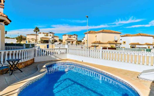 Villa – Pinar de Campoverde – Ref:40675