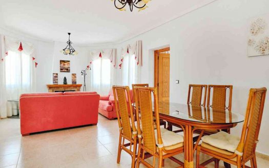 Villa – Pinar de Campoverde – Ref:40675