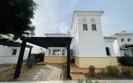 Villa – Roldan – Ref:42903