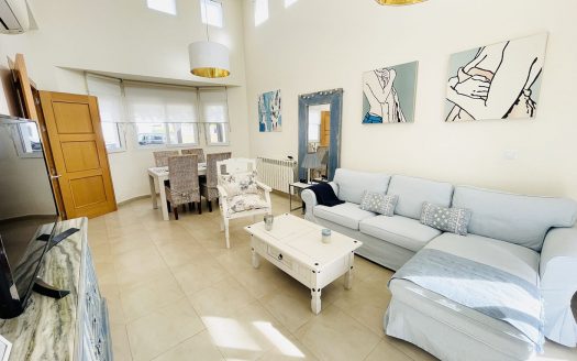 Villa – Roldan – Ref:42903