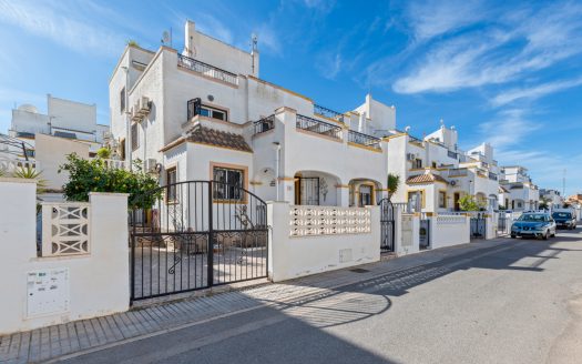 Villa – Los Altos – Ref:64344