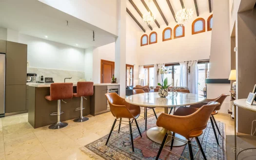 Villa – Baños y mendigo – Ref:69537