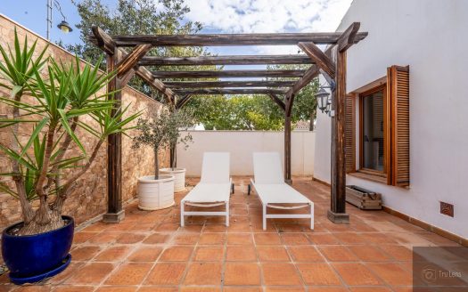 Villa – Baños y mendigo – Ref:69537