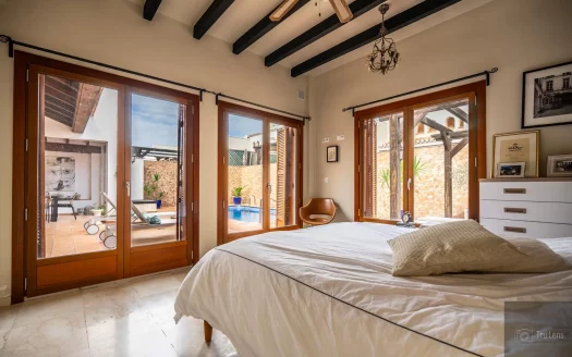 Villa – Baños y mendigo – Ref:69537