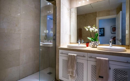 Villa – Baños y mendigo – Ref:69537