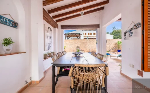 Villa – Baños y mendigo – Ref:69537