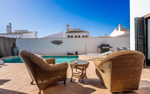 Villa – Baños y mendigo – Ref:69564