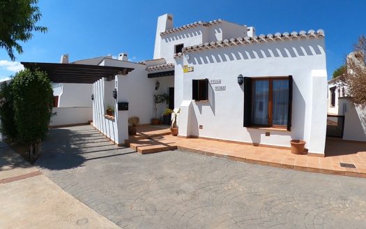 Villa – Baños y mendigo – Ref:69537