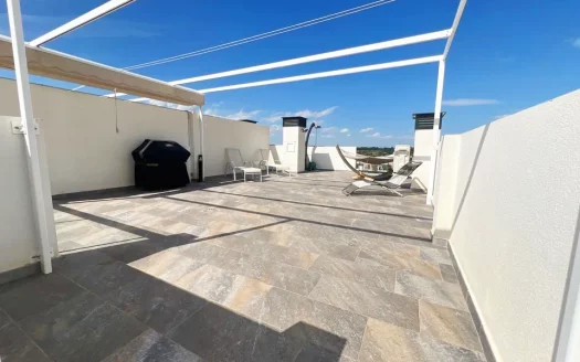 Penthouse – Mil Palmeras – Ref:73157