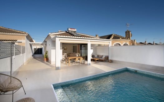 Villa – Torrevieja – Ref:72634