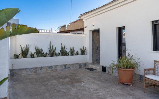Villa – Torrevieja – Ref:72634