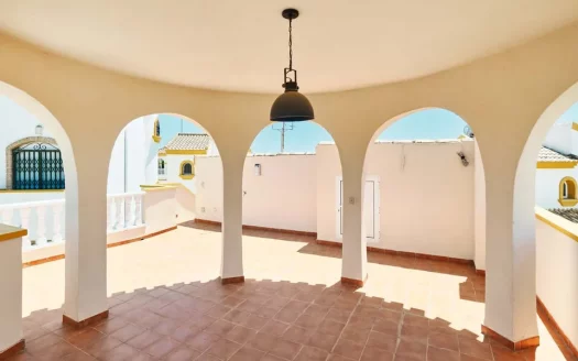 Villa – Pinar de Campoverde – Ref:76050