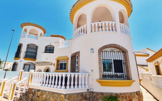 Villa – Pinar de Campoverde – Ref:76050