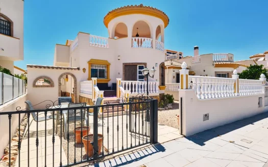 Villa – Pinar de Campoverde – Ref:76050