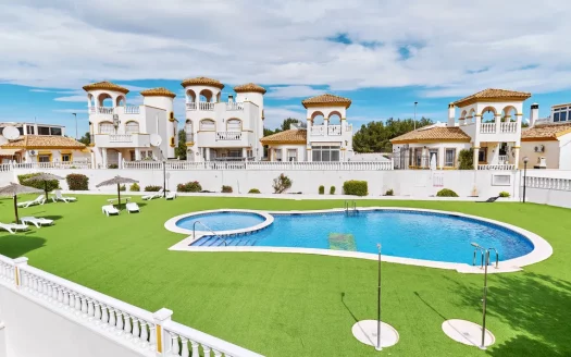 Villa – Pinar de Campoverde – Ref:76050