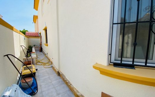 Villa – Roldan – Ref:76854