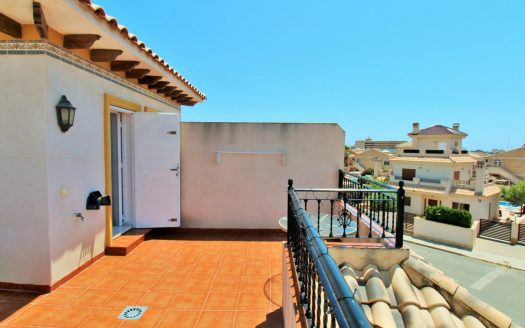 Villa – La Zenia – Ref:77637