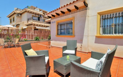 Villa – La Zenia – Ref:77637