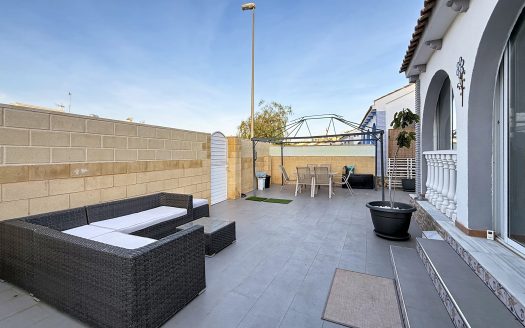 Villa – Aviles- Ref:79296