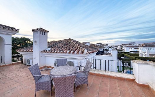 Villa – Roldan – Ref:79731