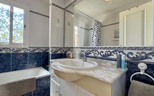 Maison – Villamartin – Ref:80404