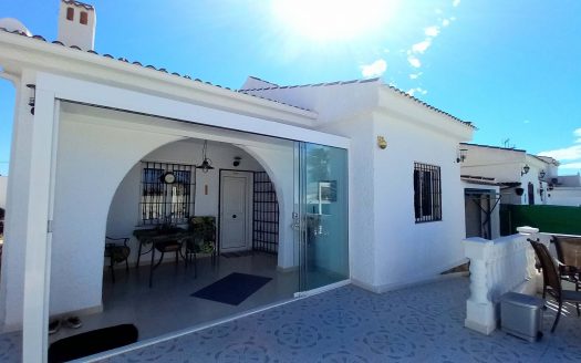 Villa – Torrevieja – Ref:80237