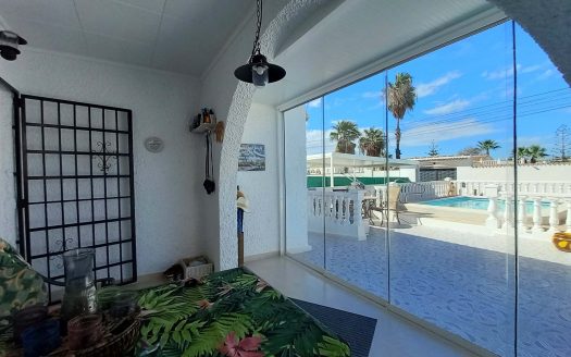 Villa – Torrevieja – Ref:80237