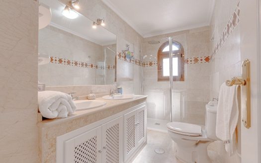 Maison – Villamartin – Ref:81030