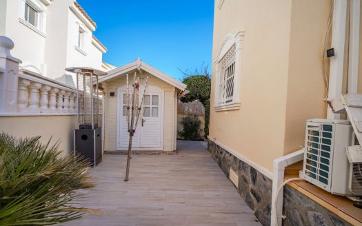 Villa – Ciudad Quesada – Ref:81263