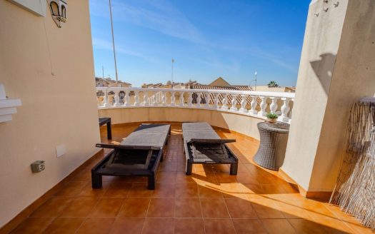 Villa – Ciudad Quesada – Ref:81263