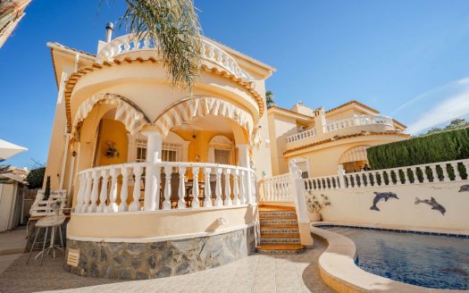 Villa – Ciudad Quesada – Ref:81263