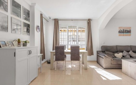 Villa – Cabo Roig – Ref:81845