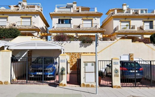 Villa – Pinar de campoverde-Ref:82219