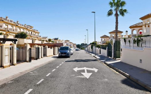 Villa – Pinar de campoverde-Ref:82219