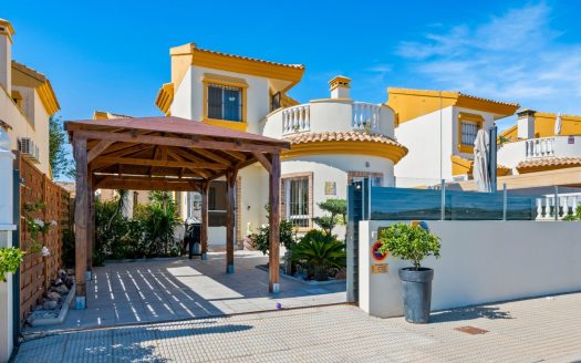 Villa – Guardamar del Segura – Ref:81690