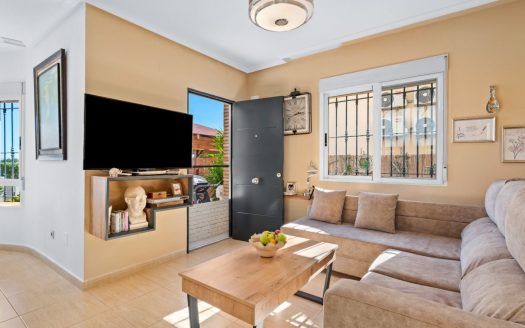 Villa – Guardamar del Segura – Ref:81690