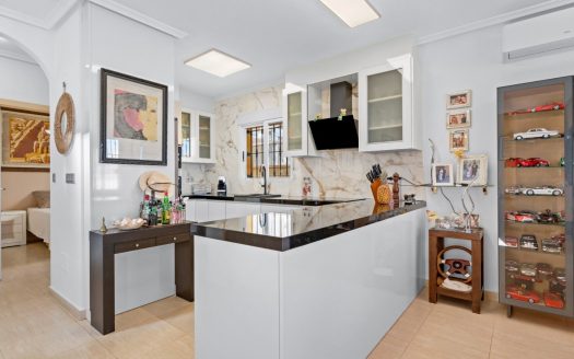 Villa – Guardamar del Segura – Ref:81690