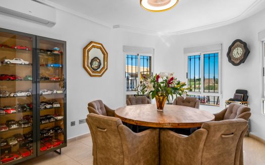 Villa – Guardamar del Segura – Ref:81690