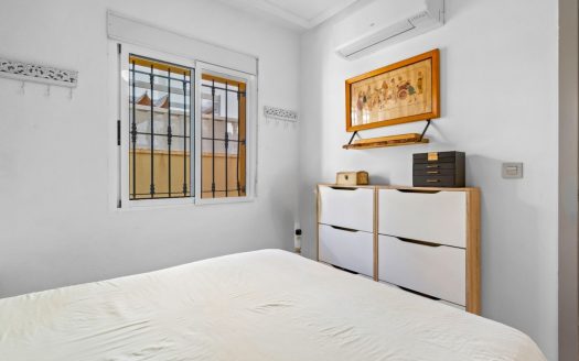 Villa – Guardamar del Segura – Ref:81690