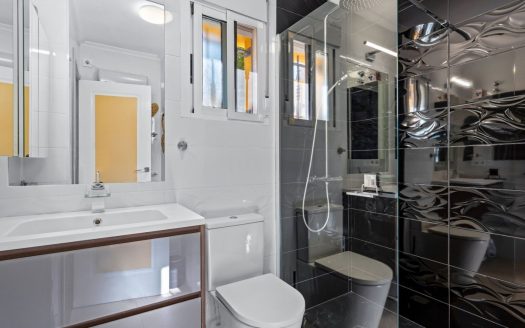 Villa – Guardamar del Segura – Ref:81690