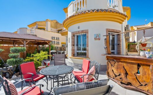 Villa – Guardamar del Segura – Ref:81690