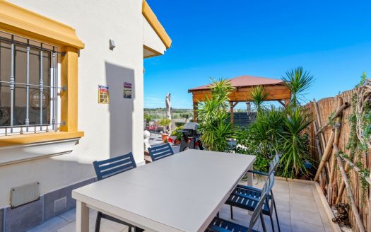 Villa – Guardamar del Segura – Ref:81690