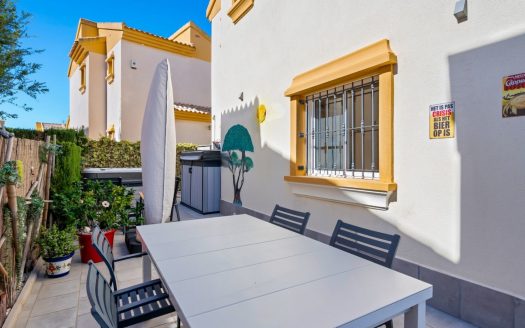 Villa – Guardamar del Segura – Ref:81690