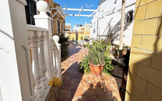 Villa – Avileses- Ref:82325