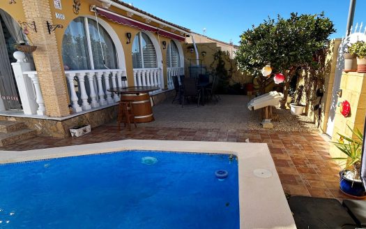 Villa – Avileses- Ref:82325